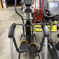 Matrix E-1x Touch Screen Elliptical Commecial