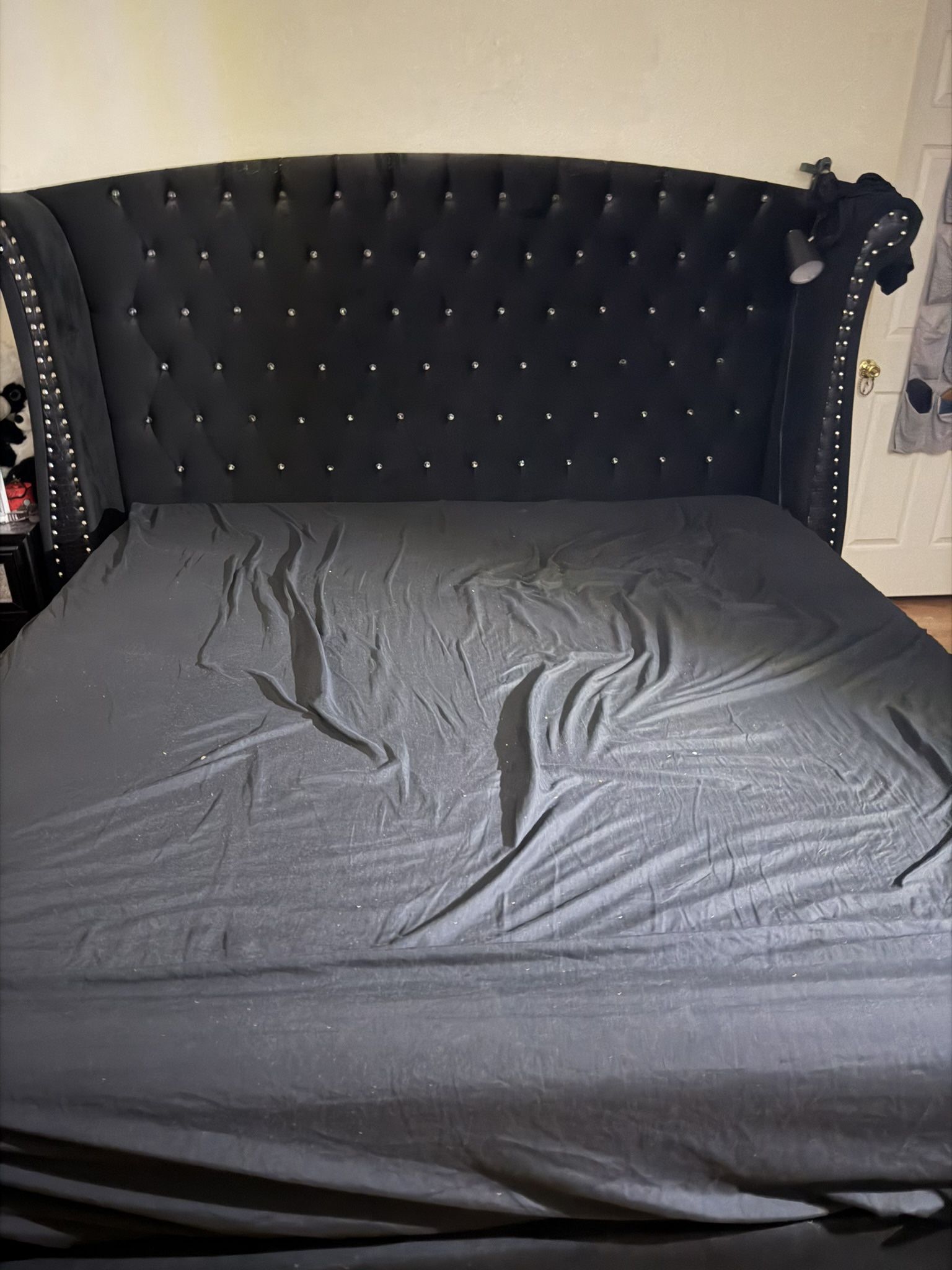 King Size (Ashley Furniture) Bed Set