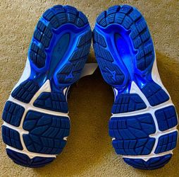 Mizuno Running Shoes Size 9