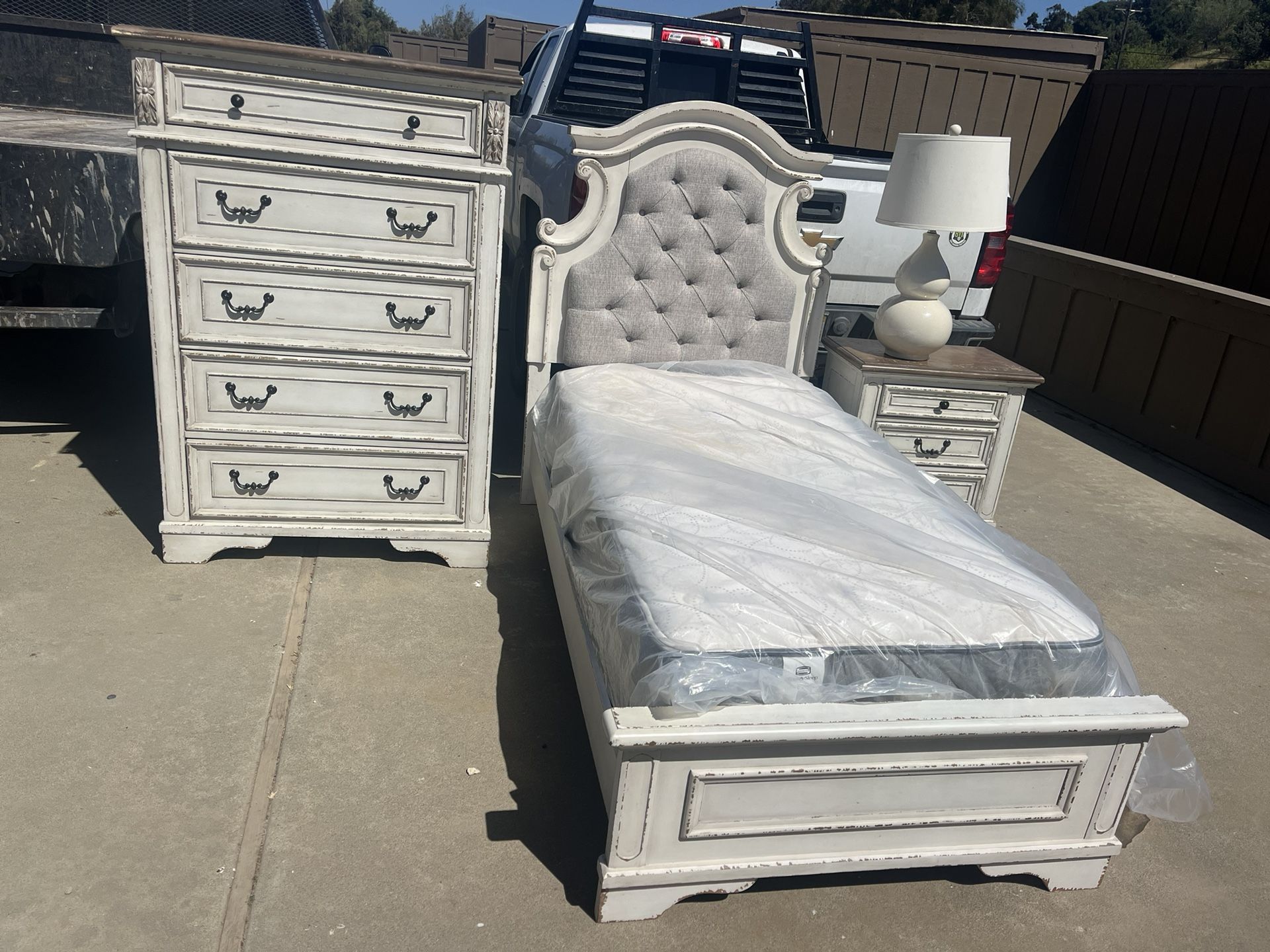 Twin Bedroom Set
