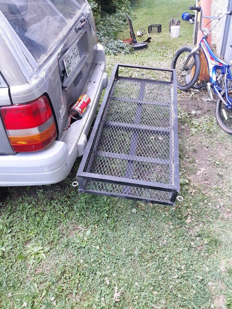 Cargo Carrier Hittch Mounted