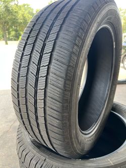 275/50/22” MICHELIN Defender, Like New
