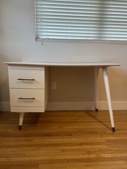 White Modern Desk with Drawers