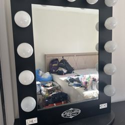 Vanity mirror