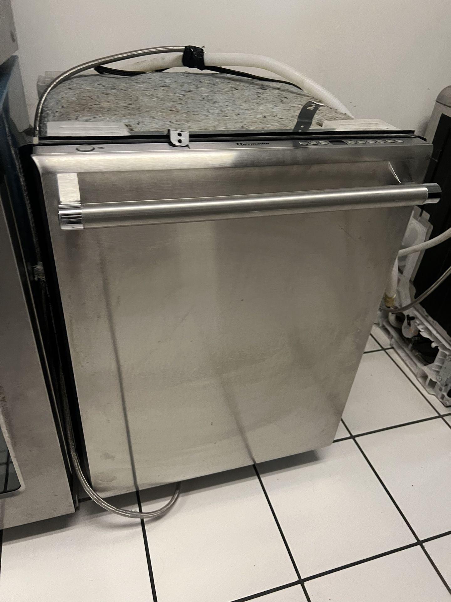 Thermador 24” Stainless Steel Dishwasher