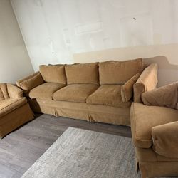 Vintage Couch And Chairs 