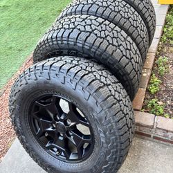 Jeep Gladiator Wheels Stock Rims 285/70/17 Tires 