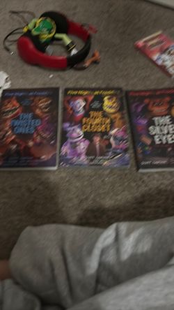 Fnaf book lot 5 for all 15