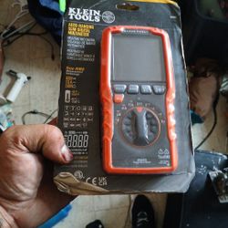 Auto Ranging Slam Digital Multimeter