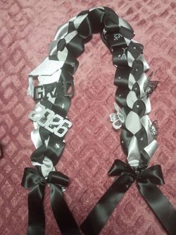 Graduation leis