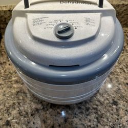 Nesco Professional Food and Jerky Dehydrator 5 Tray