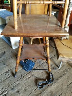 Antique parlour table with claw feet