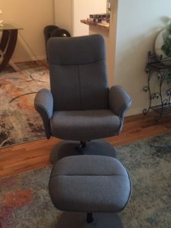 Warrington swivel armchair & ottoman