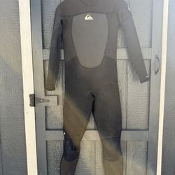 Quiksilver Boys Size 16 Full Wetsuit