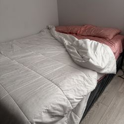Queen Mattress & Box spring 