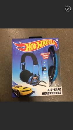 NWT hot wheels headphone
