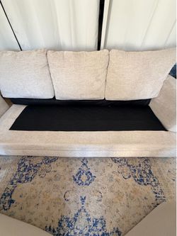 Beige U shape sectional w movable chaise 🛻Delivery Available 🛻