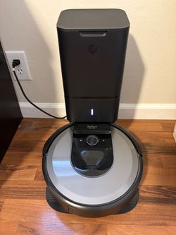 iRobot Roomba i7+ Robot Vacuum with Automatic Dirt Disposal