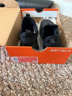 Nike black 1 Y flex runner brand new