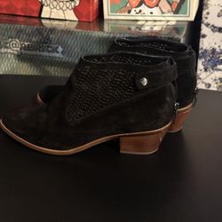 Via Spiga Black Suede Leather Back Zip Ankle Boots Womens Size 7 M