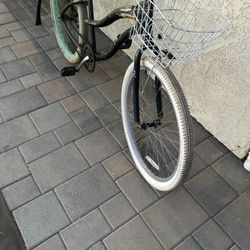 Beach cruiser woman, black 26 inch wheels