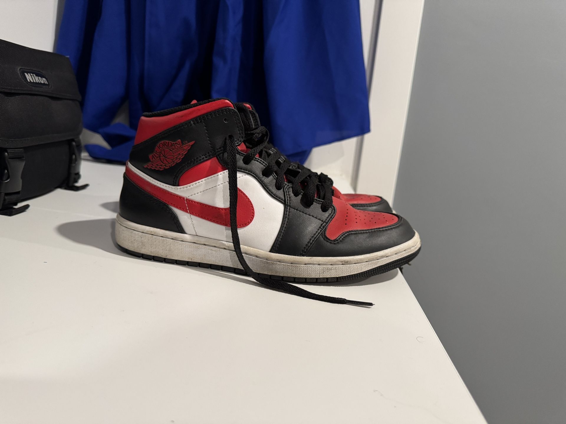 Jordan 1 Mid Bred Toe