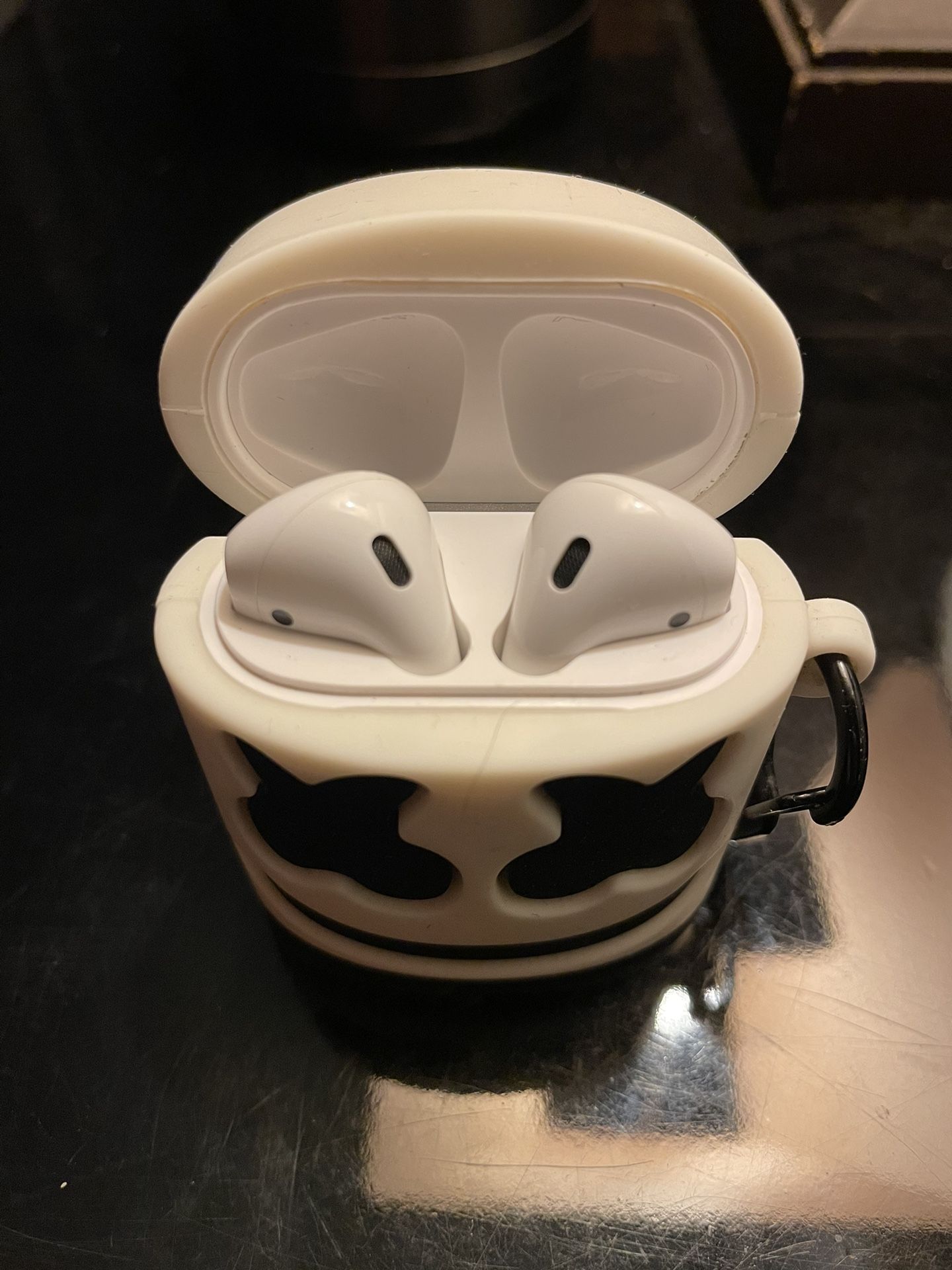 Apple AirPods Gen 2