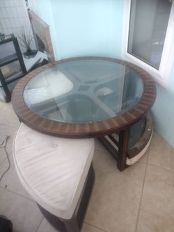 Table and nesting chairs