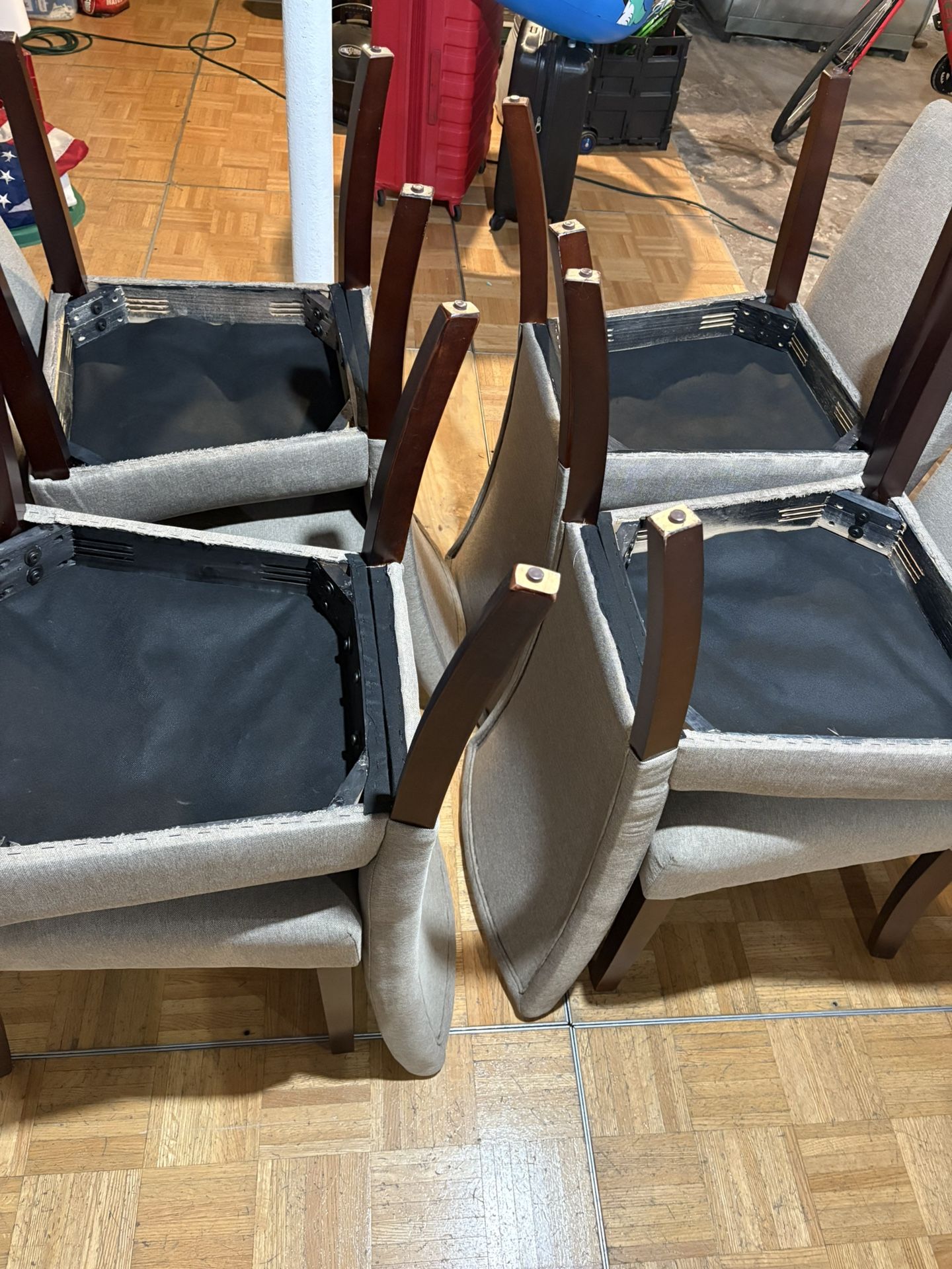 8 Dinning Chairs  / 8 Sillas Para Comedor 