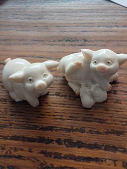Pig Family They All Solid And Papa Pig Is Signed In Bottom Chinese Artist