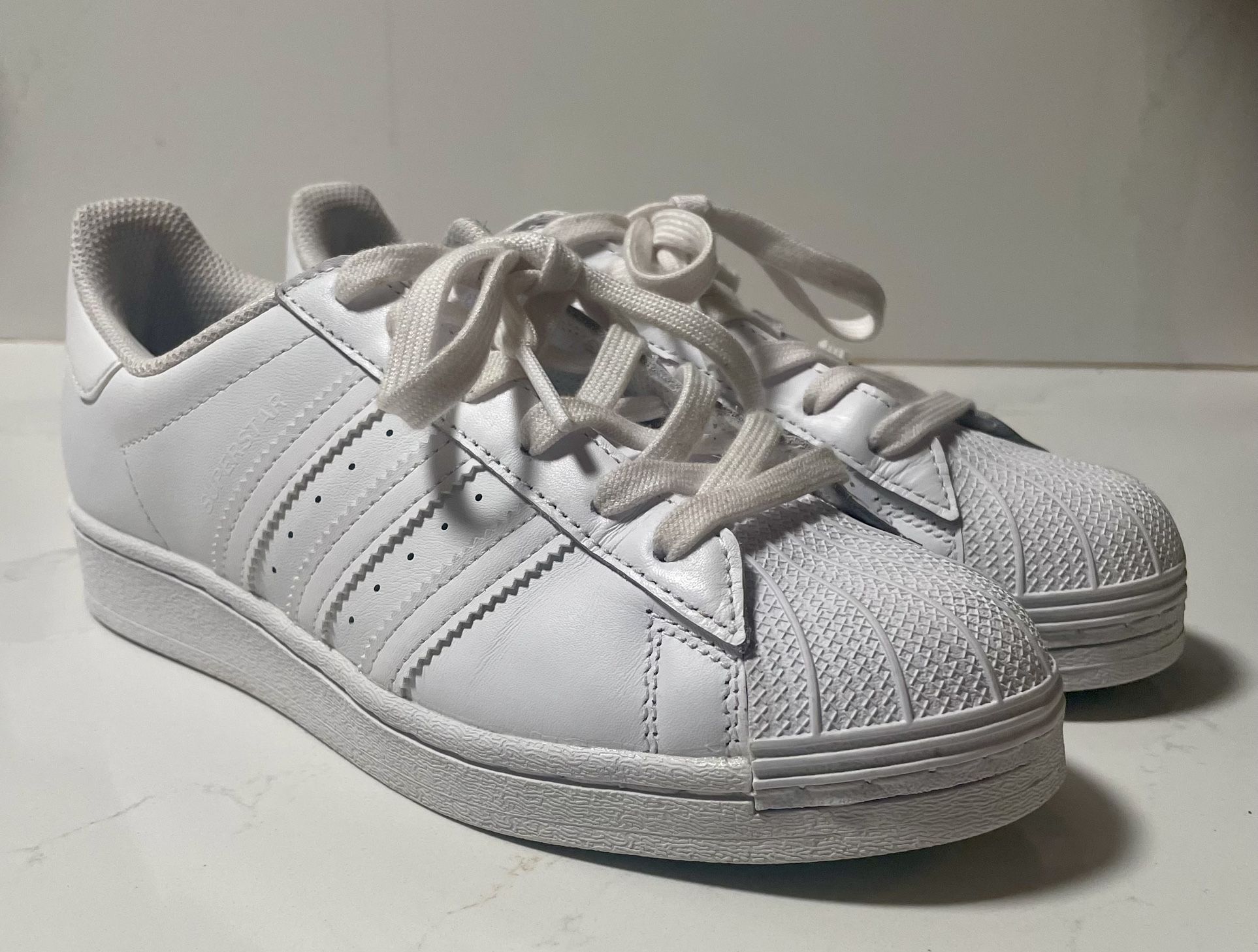 Adidas Superstar Triple White Women’s Size 6