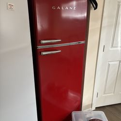 10 Cu Galanz Refrigerator