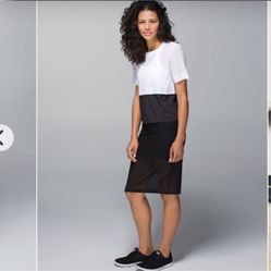 Lululemon Meesh Skirt 4 Black 