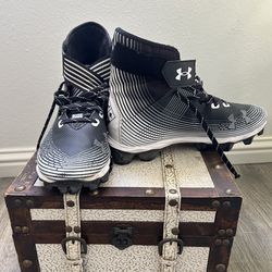 UNDER ARMOUR FRANCHISE FOOTBALL CLEATS