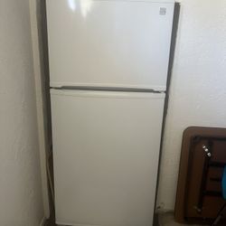 Kenmore Refrigerator 