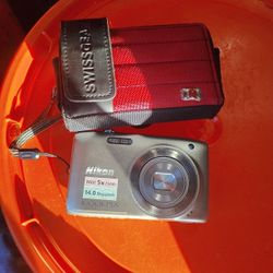 Nikon CoolPix. S3100