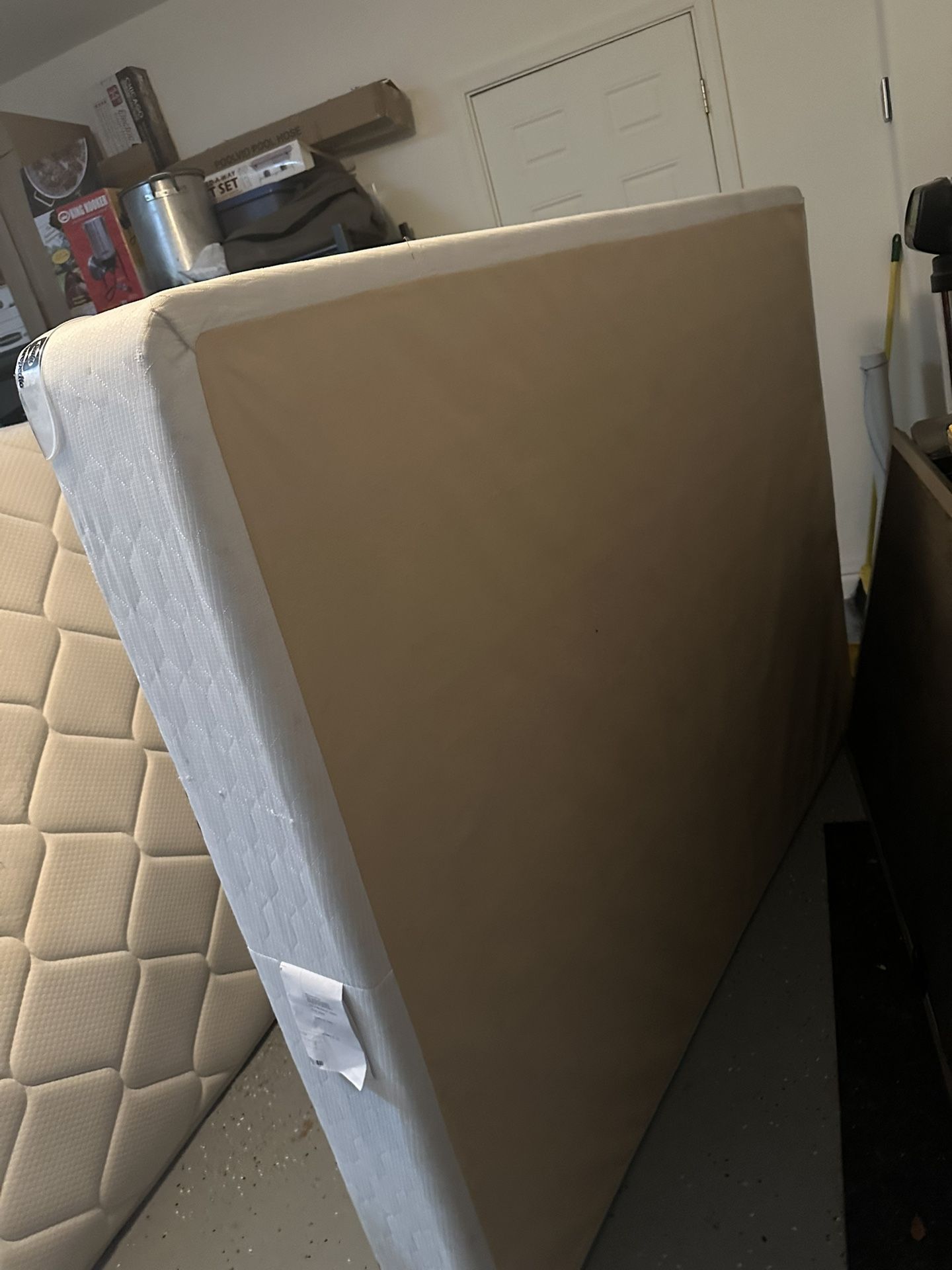 Queen Mattress W/box Spring