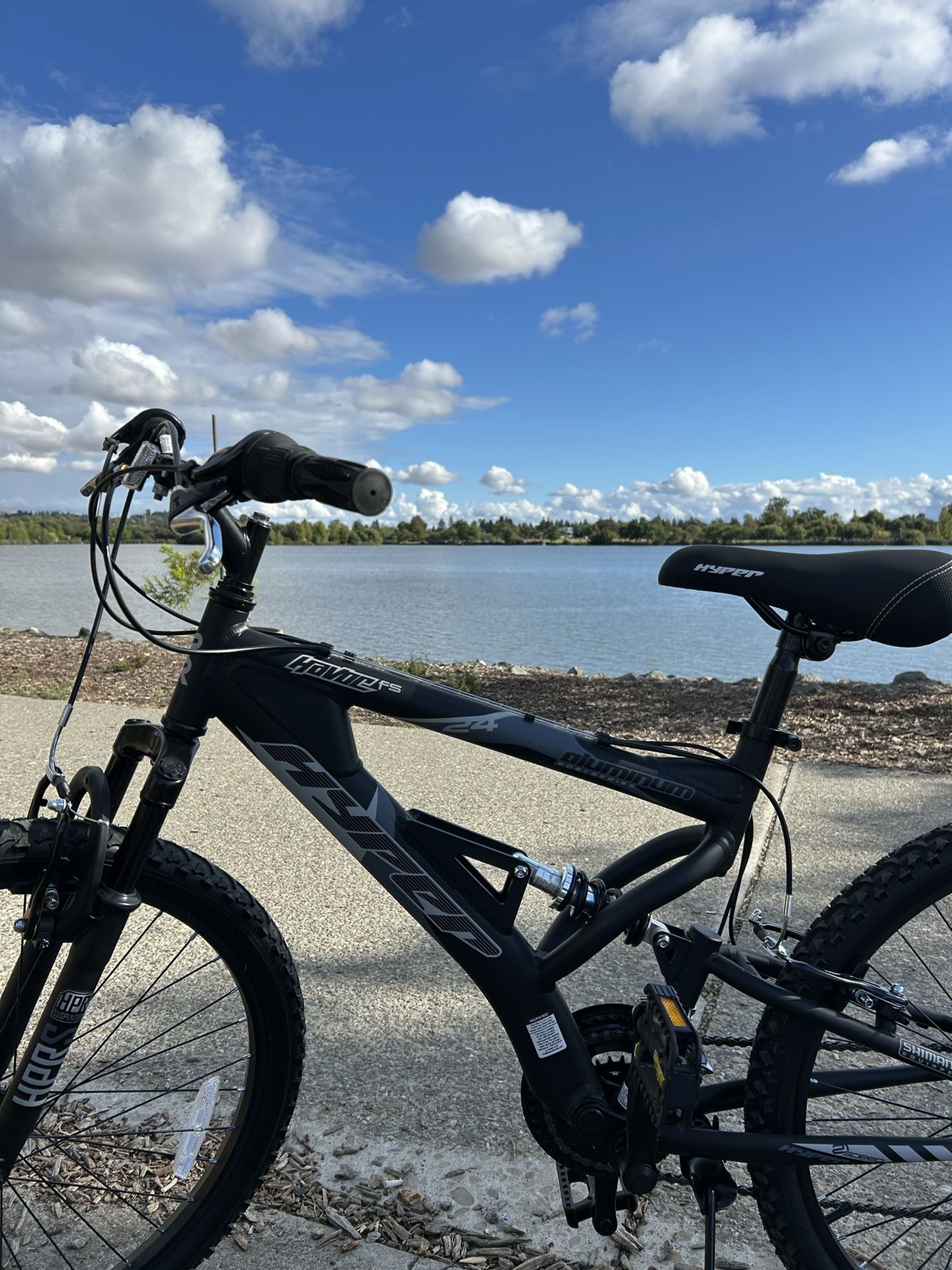 Hyper Mountain Bike 24 Inch Full Suspension