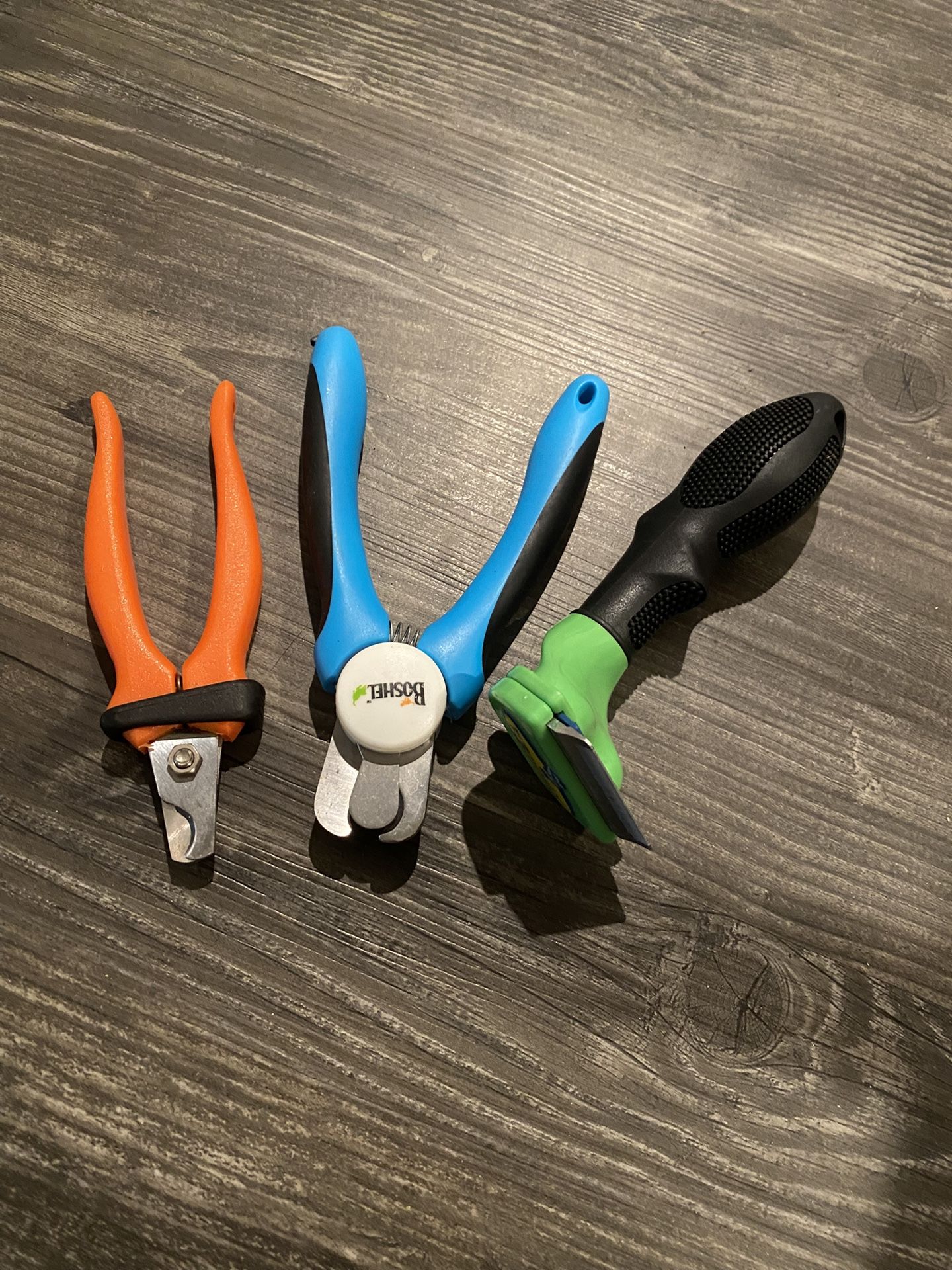 Nail Clippers And Shed Comb For Dogs
