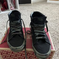 Van High-Top Camo Sneakers 