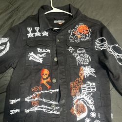 Black Pike Sweater Slightly Used 