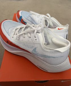 Woman’s size 8.5 Nike ZoomX Vaporfly NEXT% 2 Running Shoes