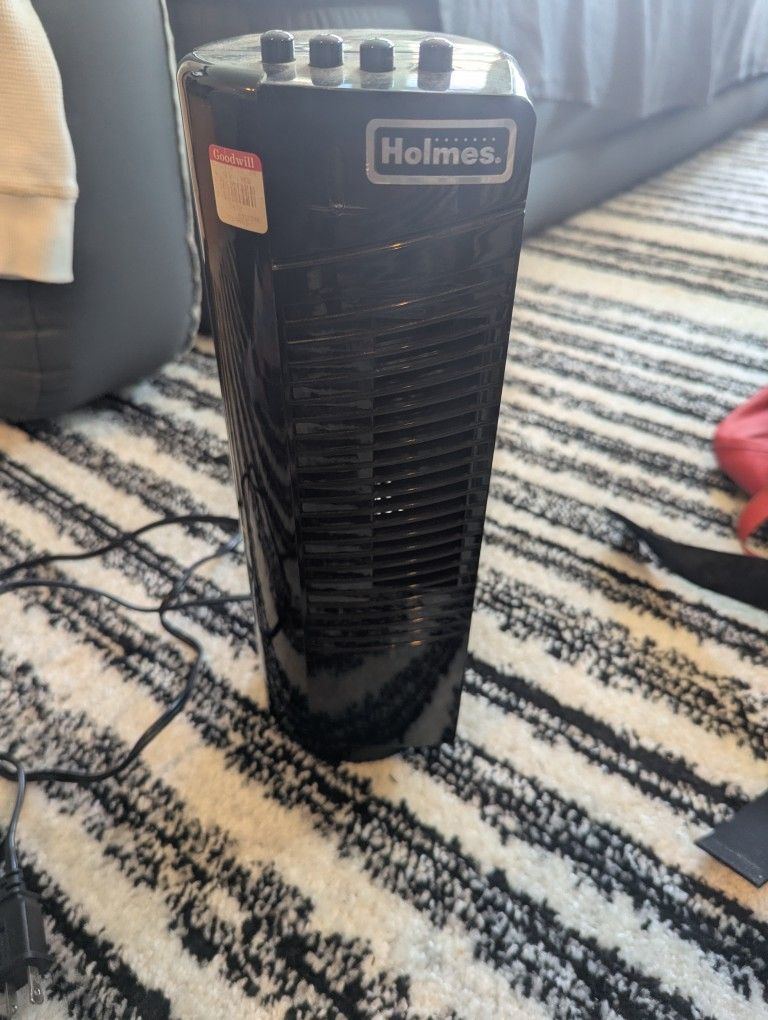 Holmes Small Tower Fan