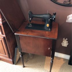 Singer sewing machine 1940 good condition