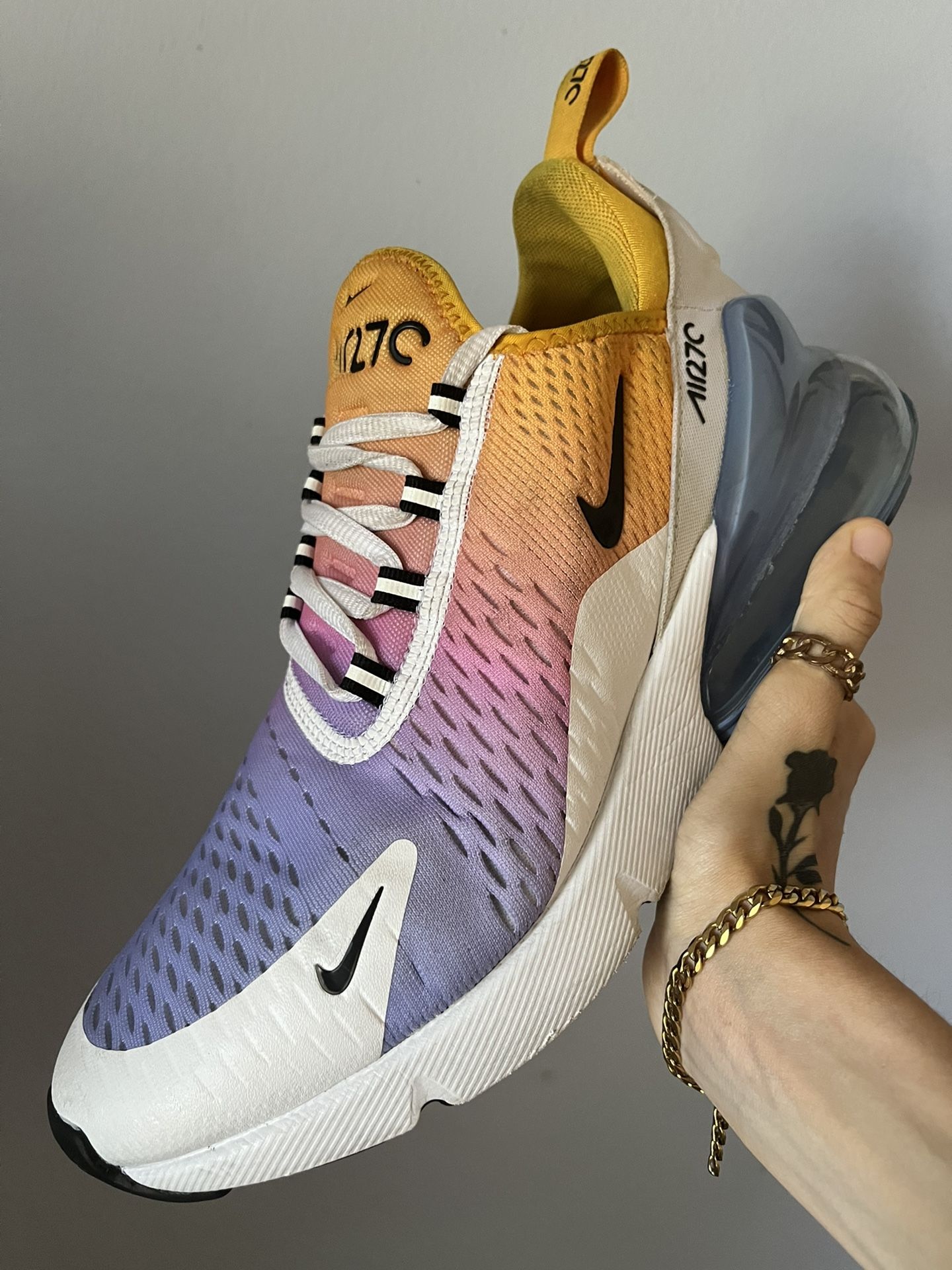 Wmns Air Max 270 'University Gold' - Main Image