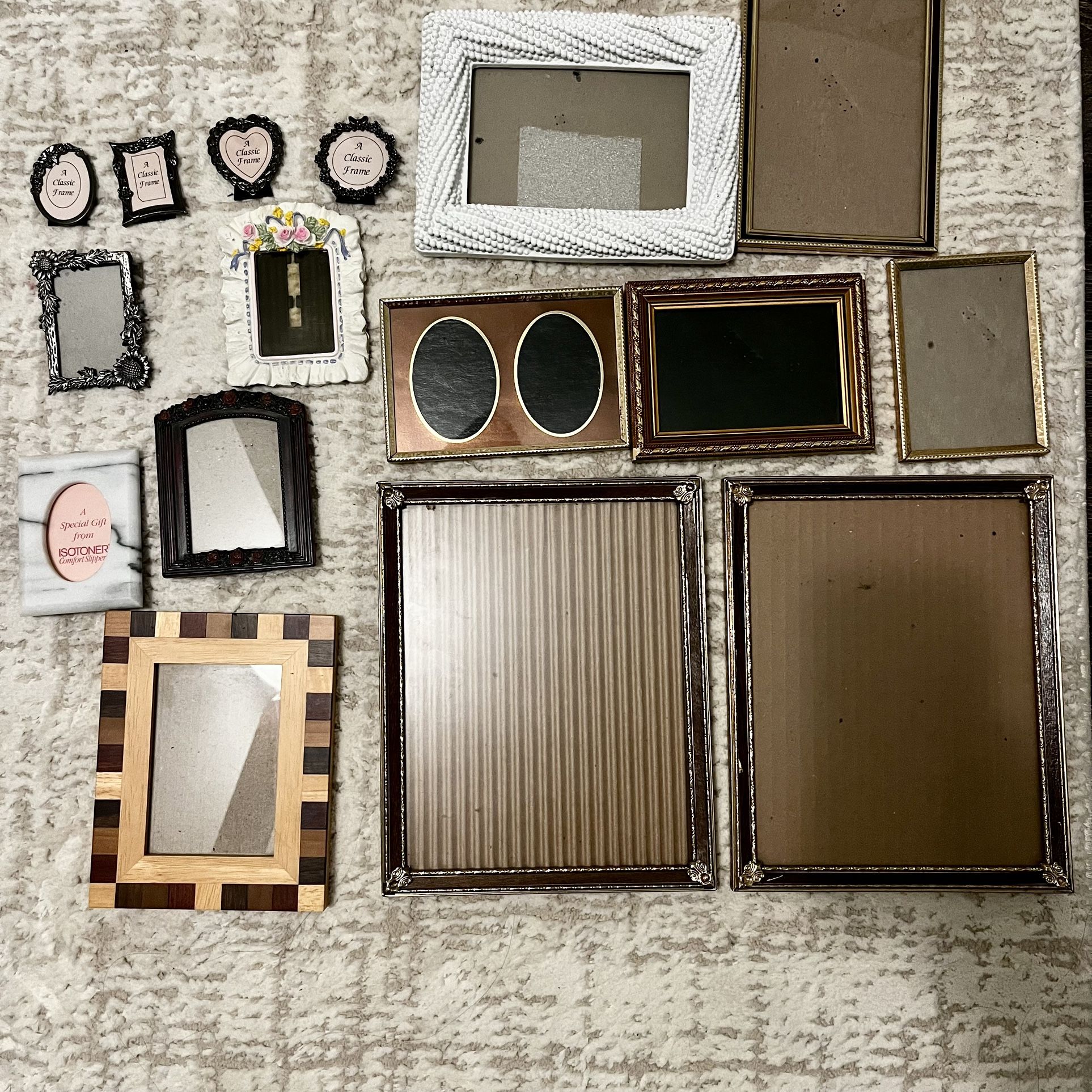 Lot Of 16 Assorted Vintage Frames