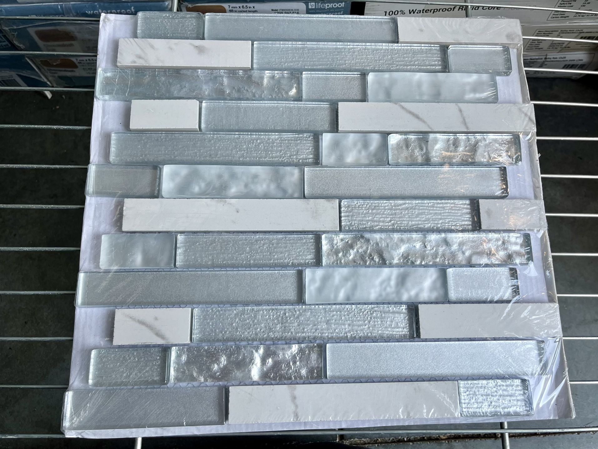 Whistler Ice Interlocking 11.81in x 12in 8mm Glass Mesh-Mounted Mosaic Tile (9.7 sq. ft.)