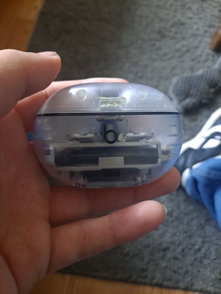 ONLY Box Beat Earbuds