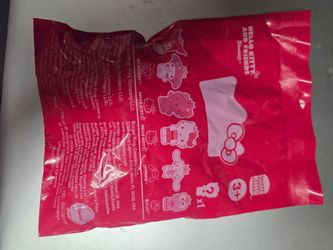 Golden hello Kitty Burger King toy (rare)