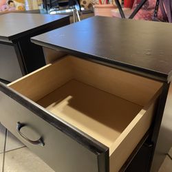 2 Night Stands